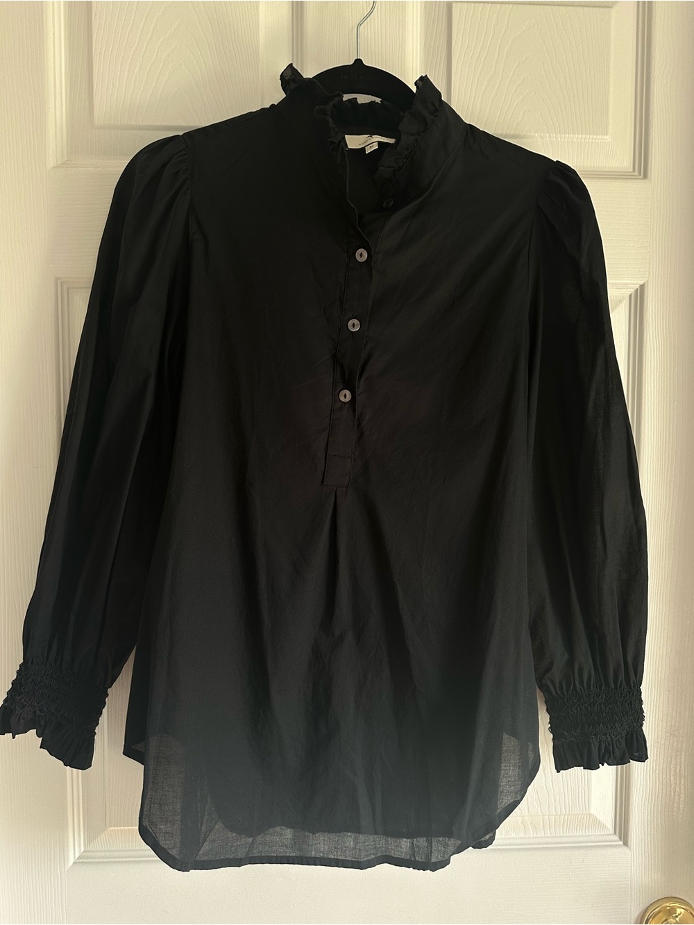 Tuckernuck Black Ruffle Neck Popover Top M Smocked Cuff Puff Sleeve Cotton